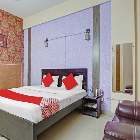 Hotel O Glorious Stayz โนอิดา ภายนอก รูปภาพ