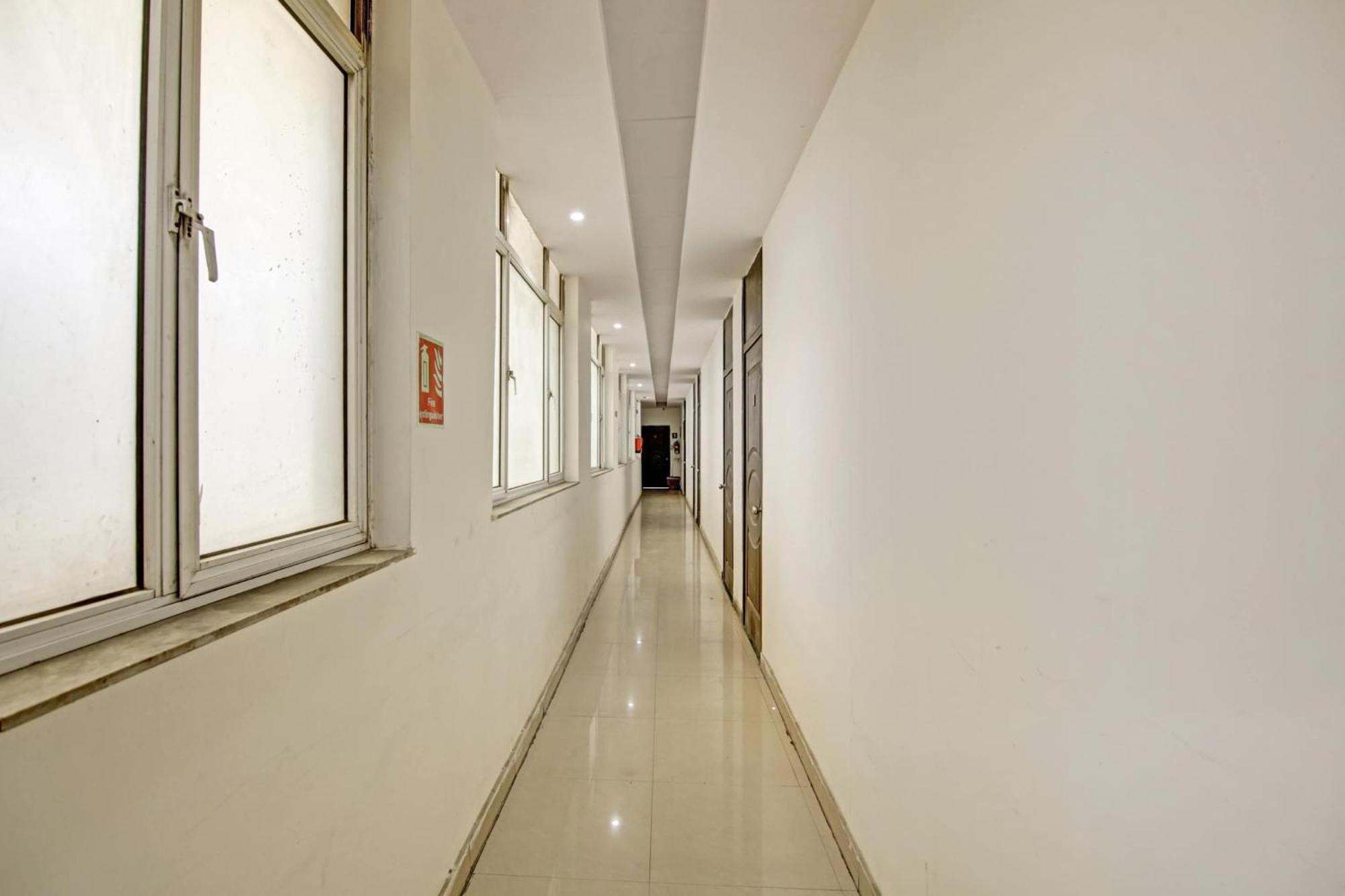 Hotel O Glorious Stayz โนอิดา ภายนอก รูปภาพ